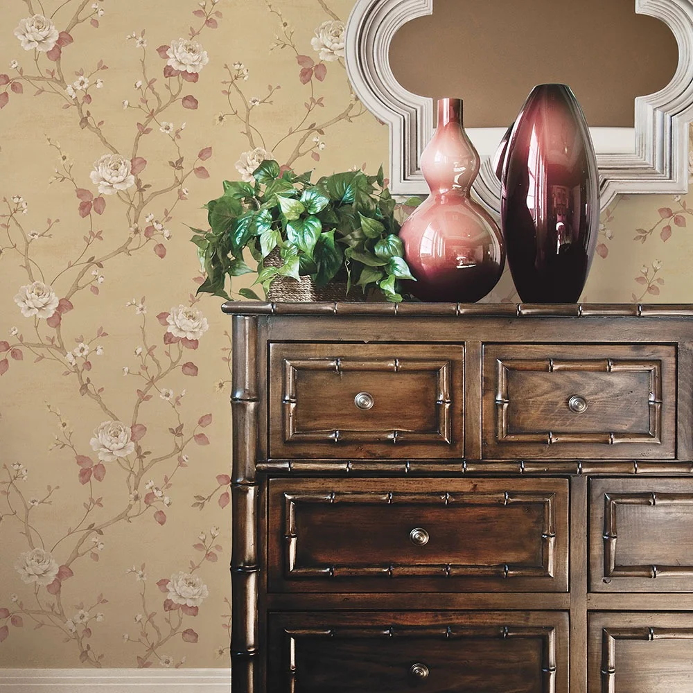 Galerie Wallcoverings Mansion II G67604 Tapet Luisella Floral Gul/vit/brun/plommon/beige